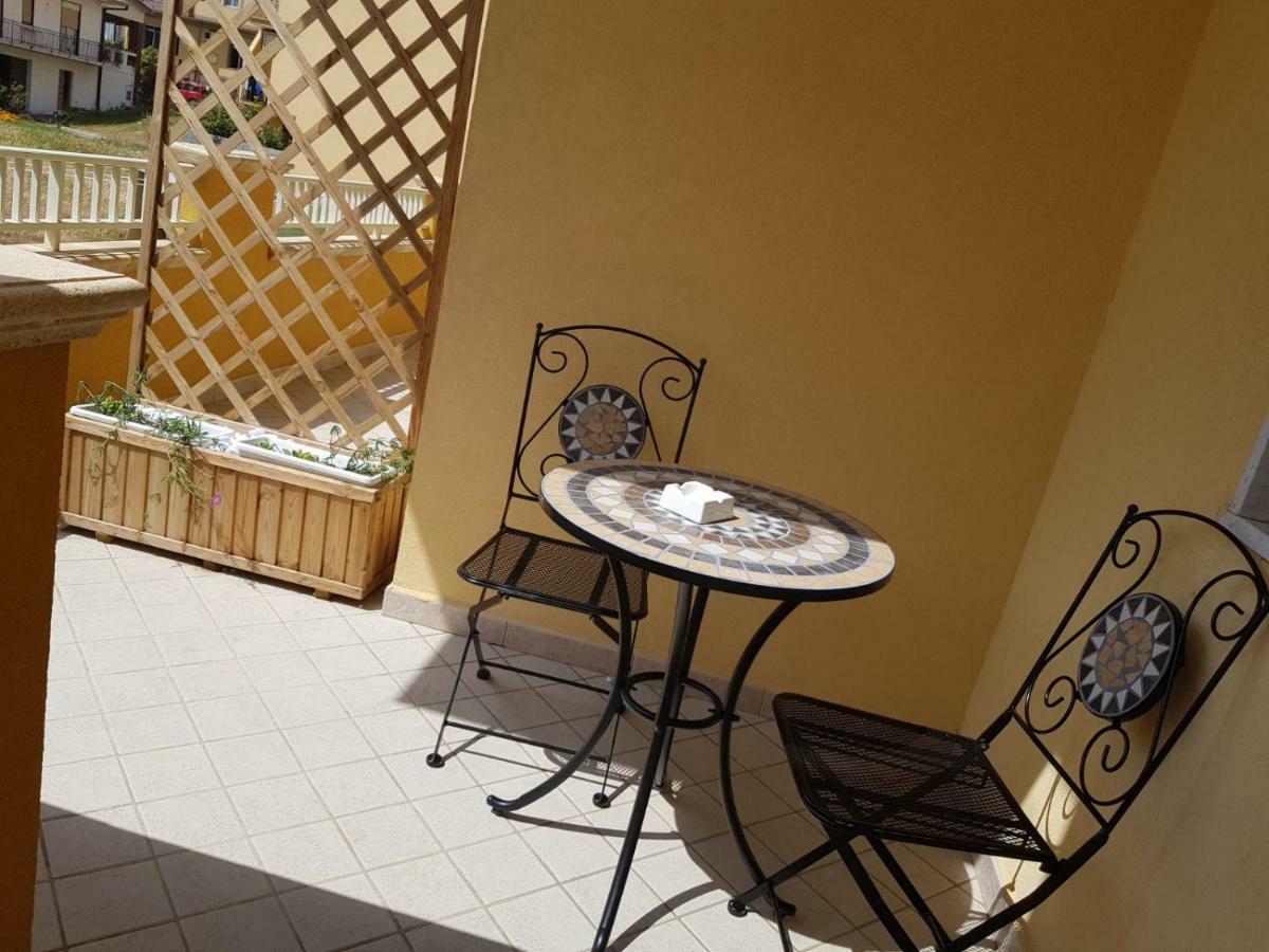 Relax Due Passi Dal Mare Apartman Spadafora Kültér fotó